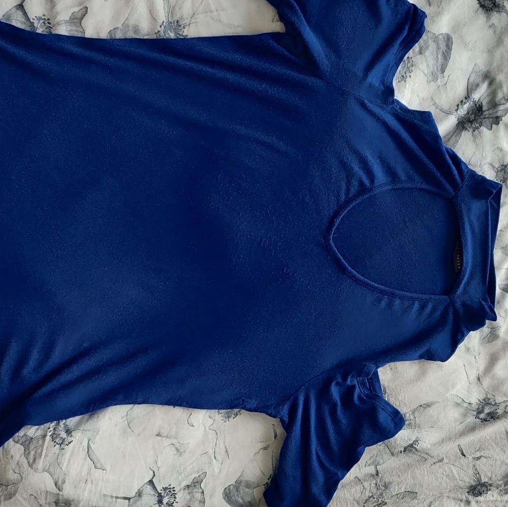 Choker top with open shoulders